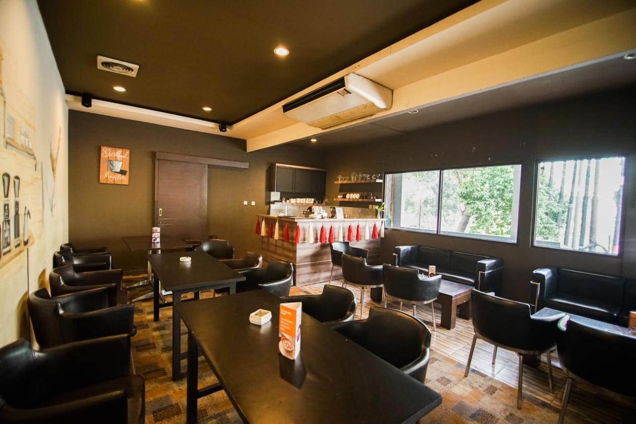 Sofyan Hotel Soepomo Джакарта Екстер'єр фото